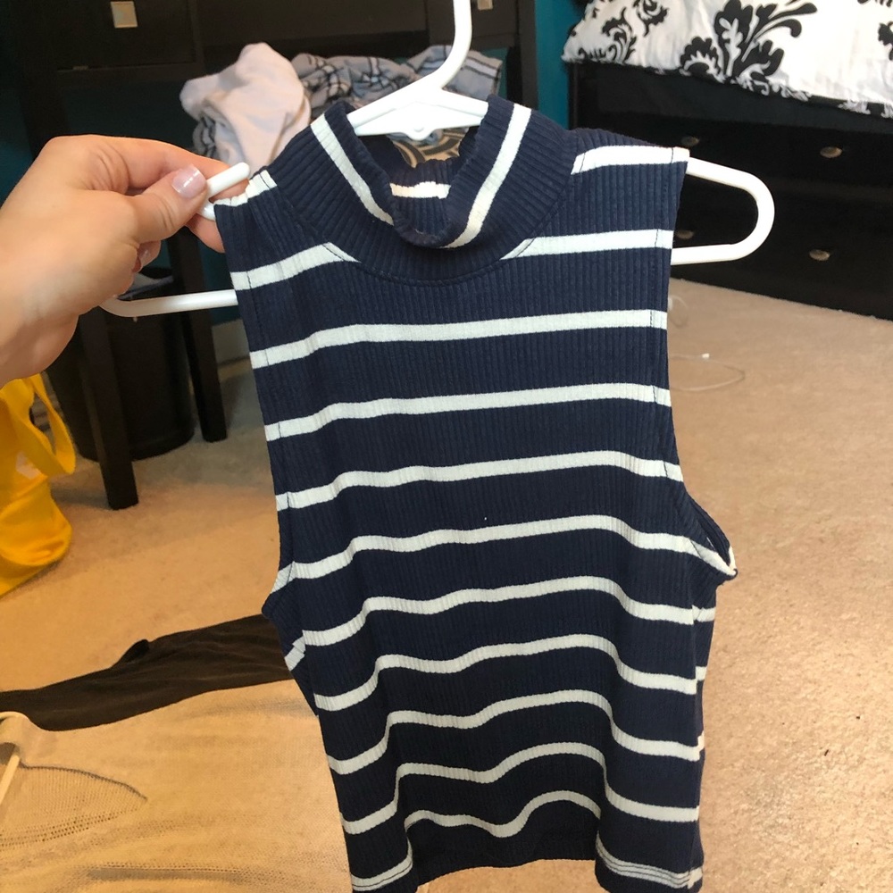 Stripped high neck tank